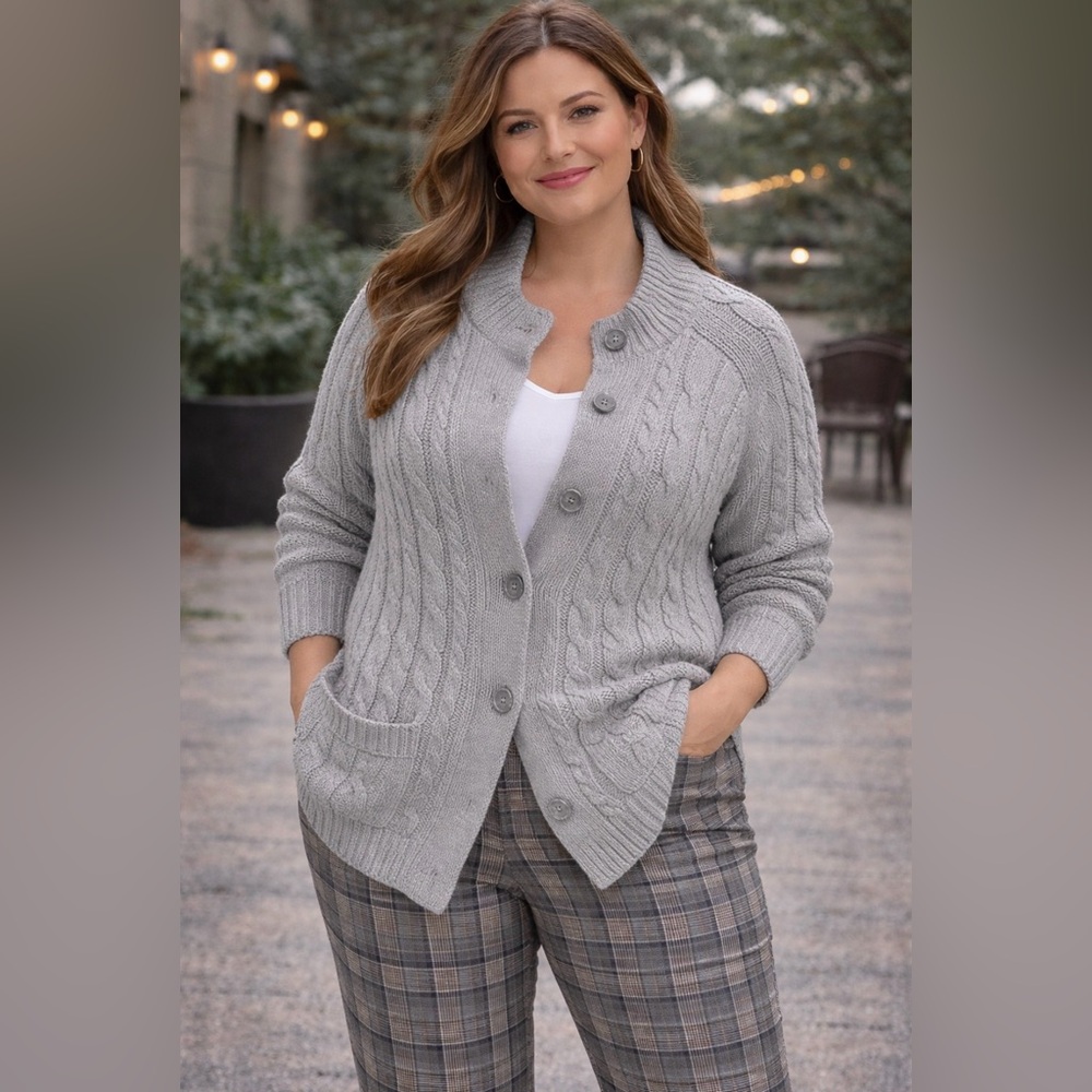 *Vintage 70’s- plus size- Gray Cable Knit Cardigan - pockets